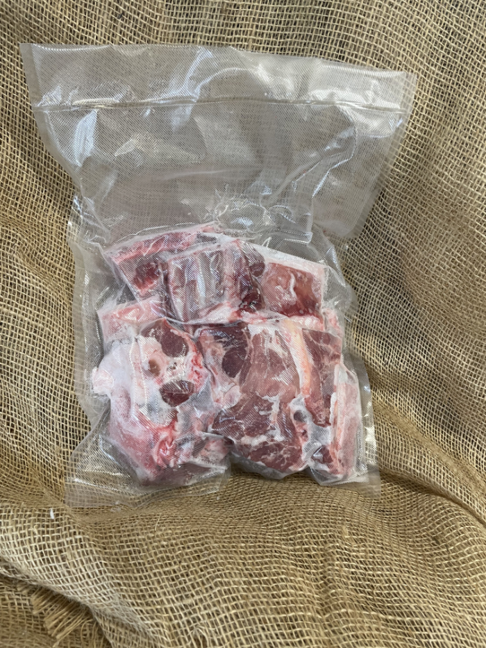 Grytekjøtt av lam Vakuumpakket grytekjøtt av lam i poser